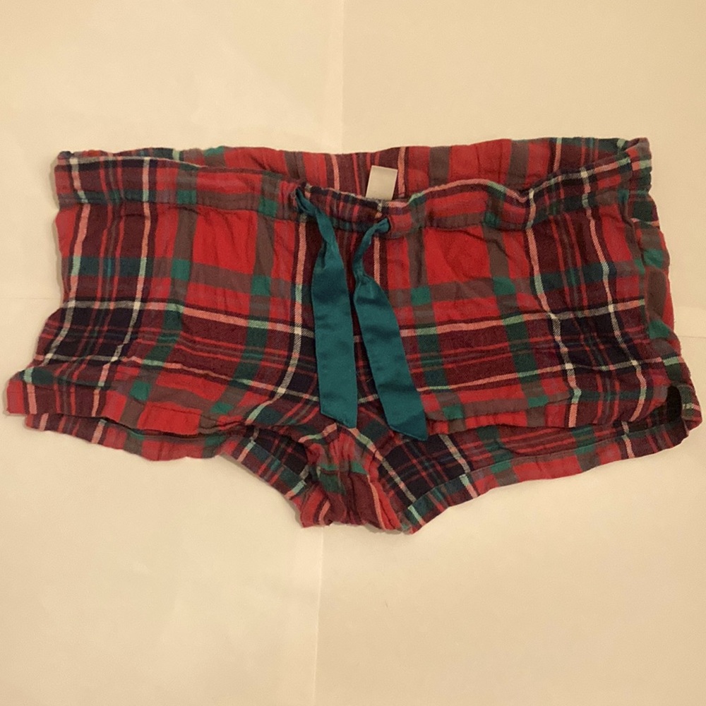 Old Navy Red and Green Plaid Pajama Shorts (Small)